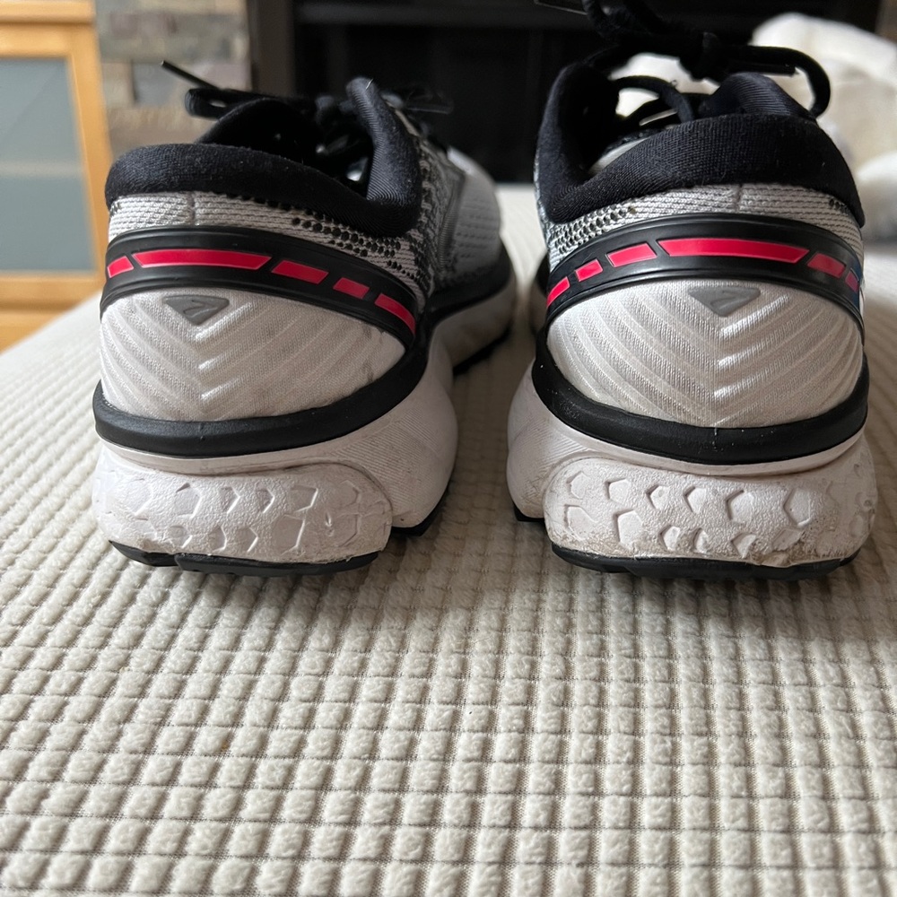 Women’s Brooks Ghost 11 White and Black Running Shoes with hot pink accent - Picture 5 of 8